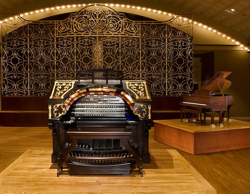 The Albee Mighty Wurlitzer Theatre Organ in the Ballroom At Cincinnati Music Hall