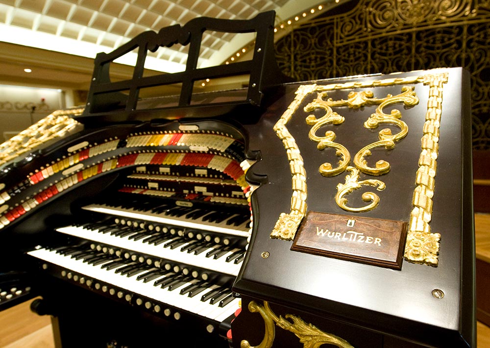 The Albee Mighty Wurlitzer Theatre Organ in Cincinnati Music Hall